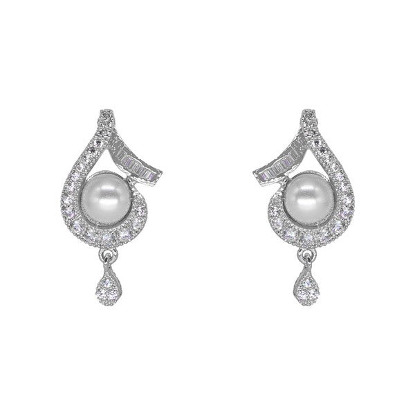 City Girl AD Brass Regal Essence Pendant Set With Pearl