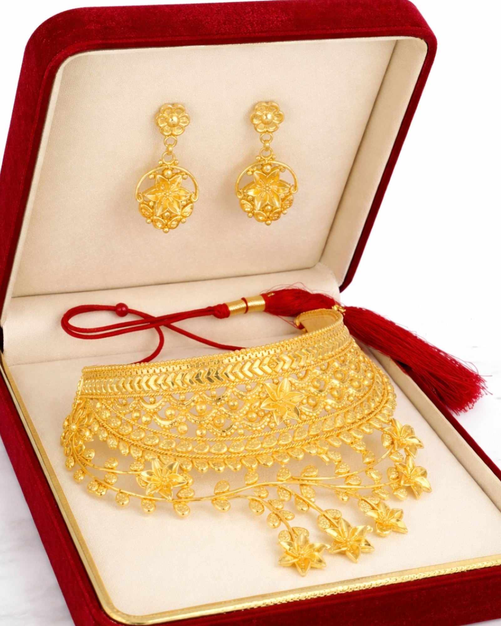 MANIKYA Gold Plated Copper Choker Necklace Set for Women | Bridal Wedding Jewellery Set with Earrings | Traditional Ethnic Party Wear