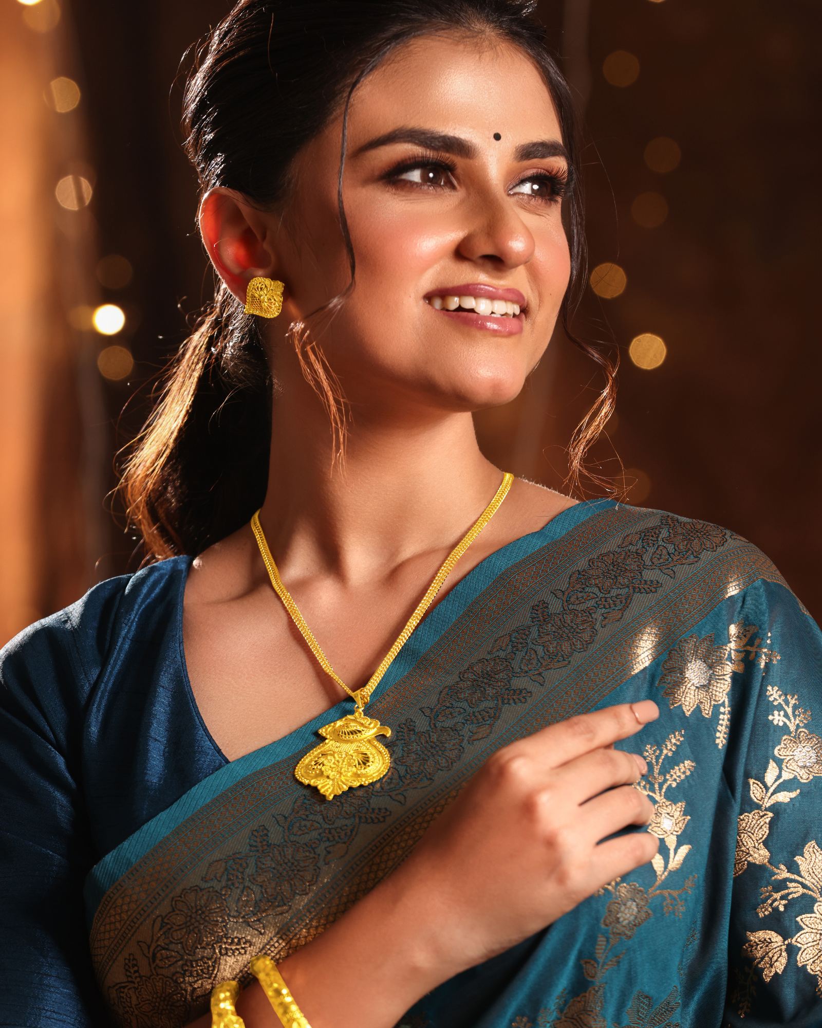 City Girl 24Ct Gold Plated Copper Jewellery Set for Women – Traditional Pendant Necklace with Matching Earrings | Wedding & Party Wear