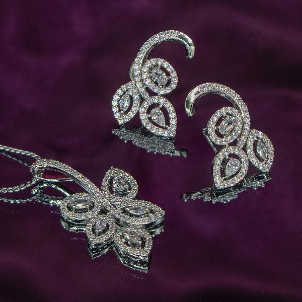 City Girl AD Brass Gold Plated Elegant Bloom Pendant Set